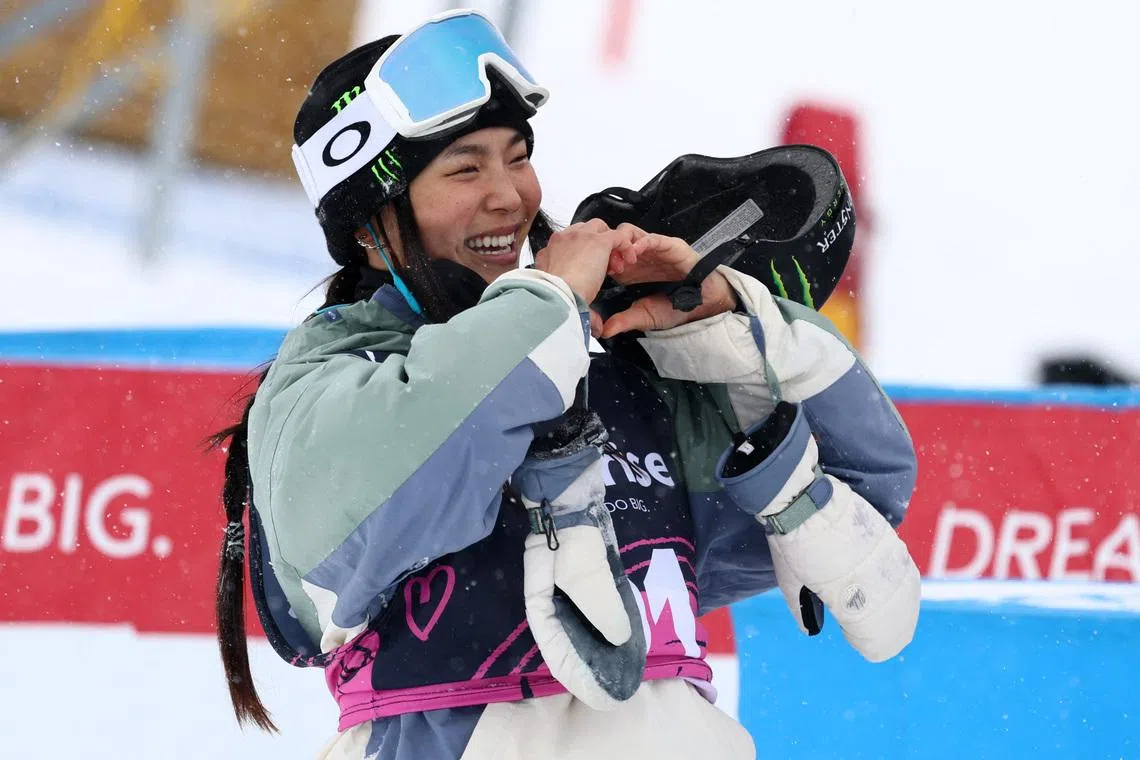 Freestyle Skiing - FIS Freestyle World Championships - Women's Halfpipe - St Moritz, Switzerland - March 29, 2025 Chloe Kim of the U.S. celebrates winning gold REUTERS/Denis Balibouse