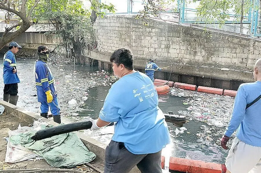 Manila’s trash-choked river holds key to fight against ocean plastics