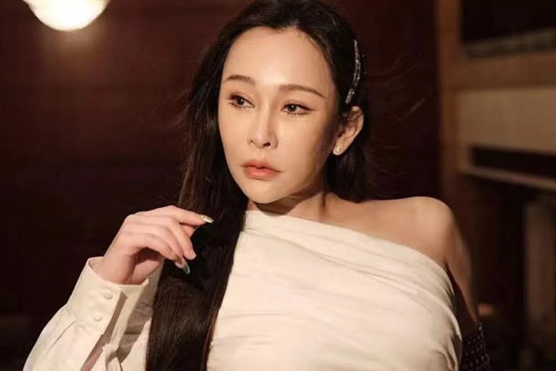Taiwanese singer Landy Wen was in ICU for 11 days due to septic shock. 