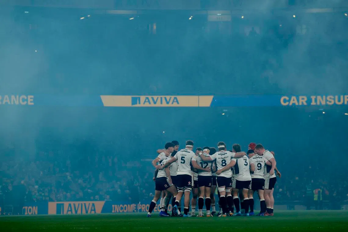 Rugby Union - Six Nations Championship - Ireland v Wales - Aviva Stadium, Dublin, Ireland - March 6, 2026 Wales players huddle together before the start of the match REUTERS/Clodagh Kilcoyne