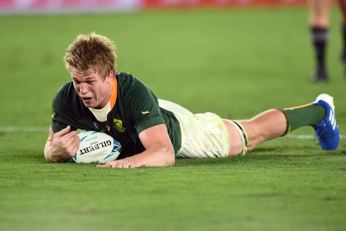 FILE PHOTO: Rugby Union - Rugby World Cup 2019 - Pool B - New Zealand v South Africa - International Stadium Yokohama, Yokohama, Japan - September 21, 2019 South Africa's Pieter-Steph du Toit scores their first try REUTERS/Annegret Hilse/File Photo