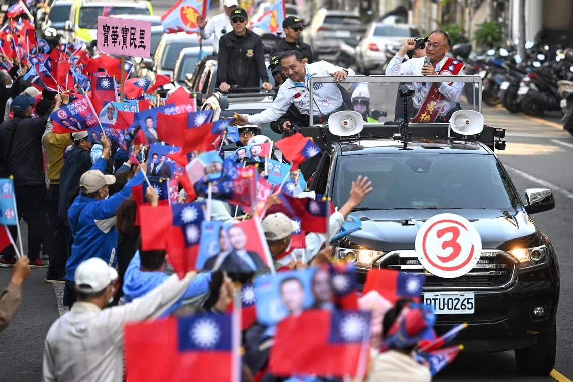 Hou Yu-ih, KMT presidential candidate, on the campaign trail in Kaohsiung on Jan 10, 2024. 