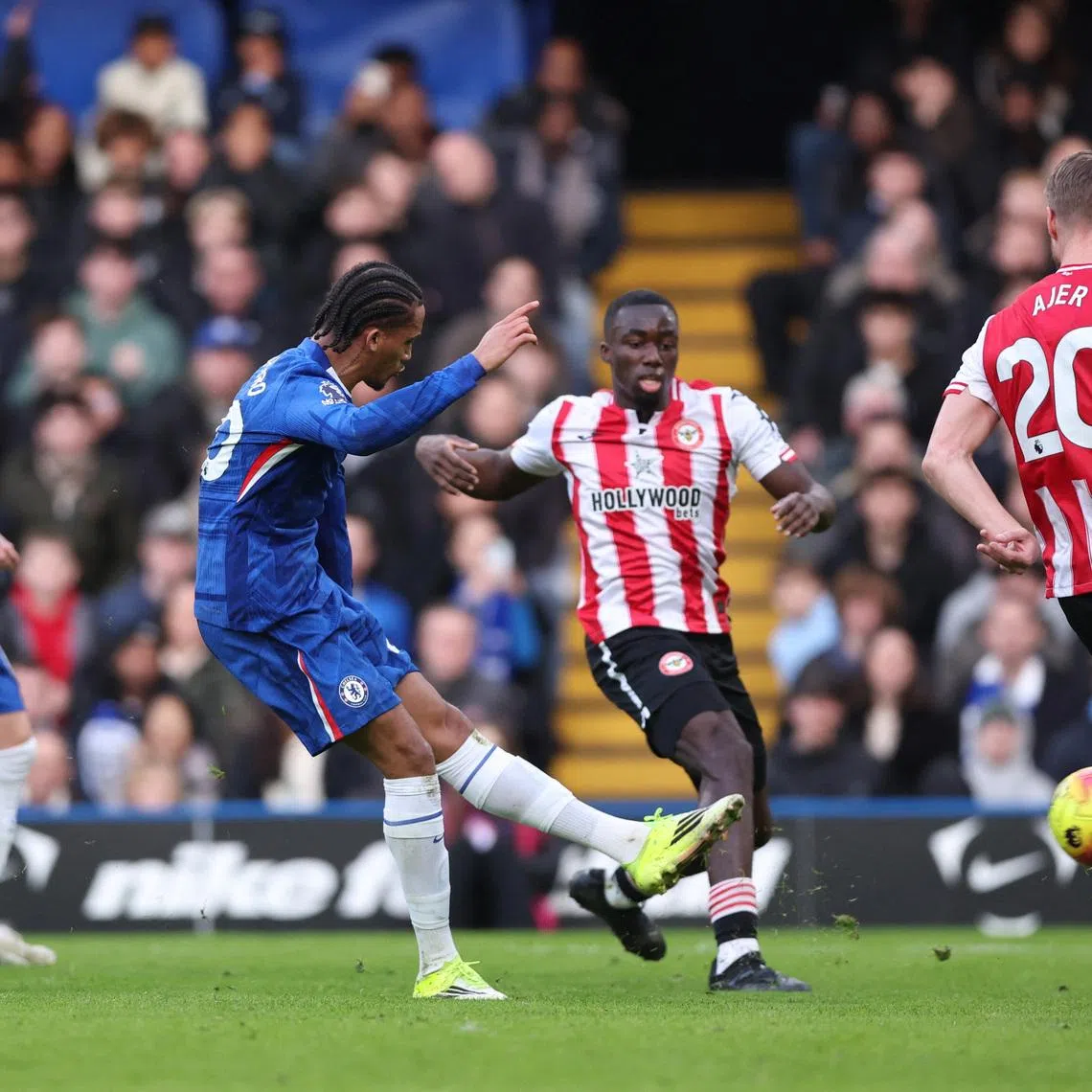Soccer Football - Premier League - Chelsea v Brentford - Stamford Bridge, London, Britain - January 17, 2026 Chelsea's Joao Pedro scores their first goal REUTERS/David Klein