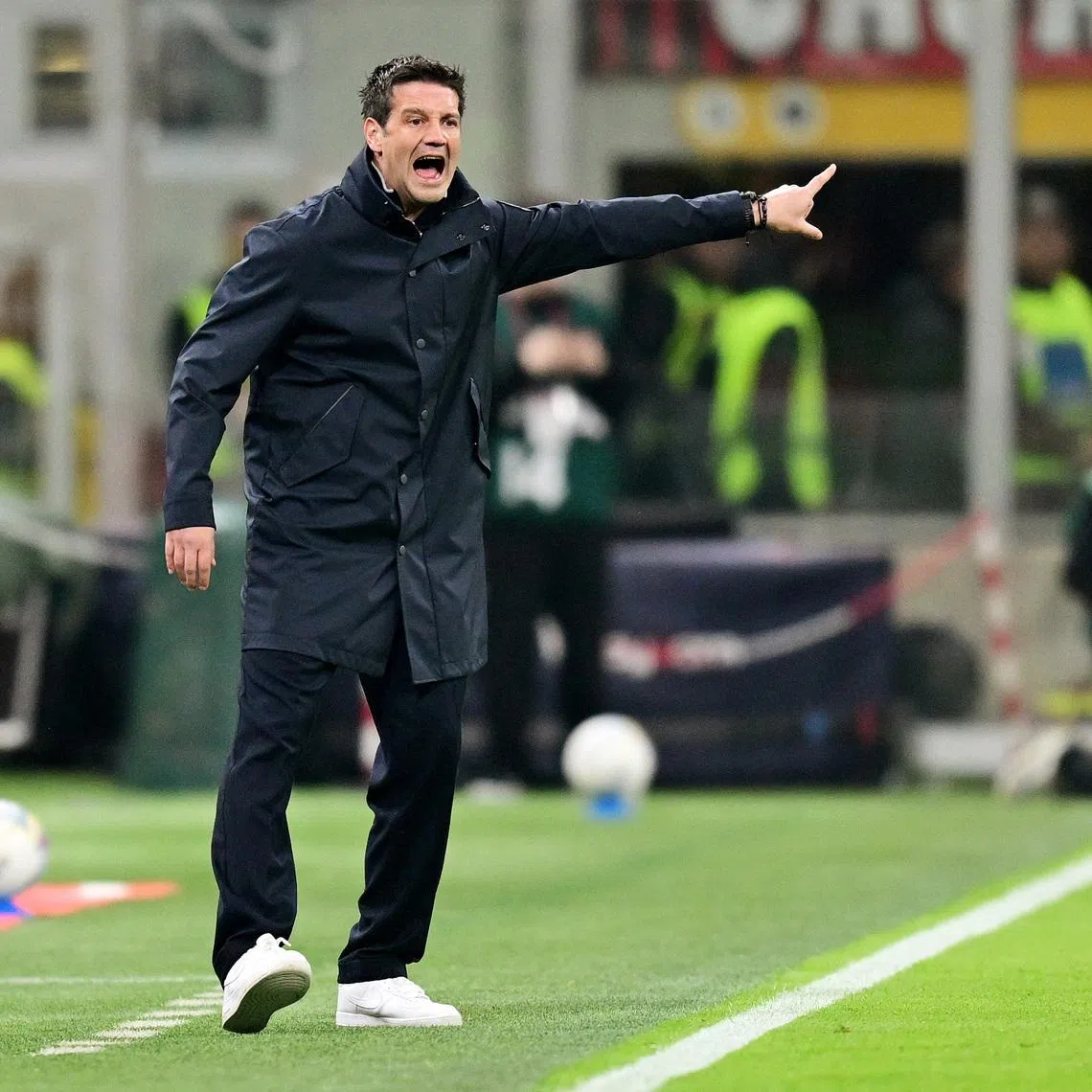 Soccer Football - Serie A - AC Milan v Inter Milan - San Siro, Milan, Italy - March 8, 2026 Inter Milan coach Cristian Chivu during the match REUTERS/Daniele Mascolo