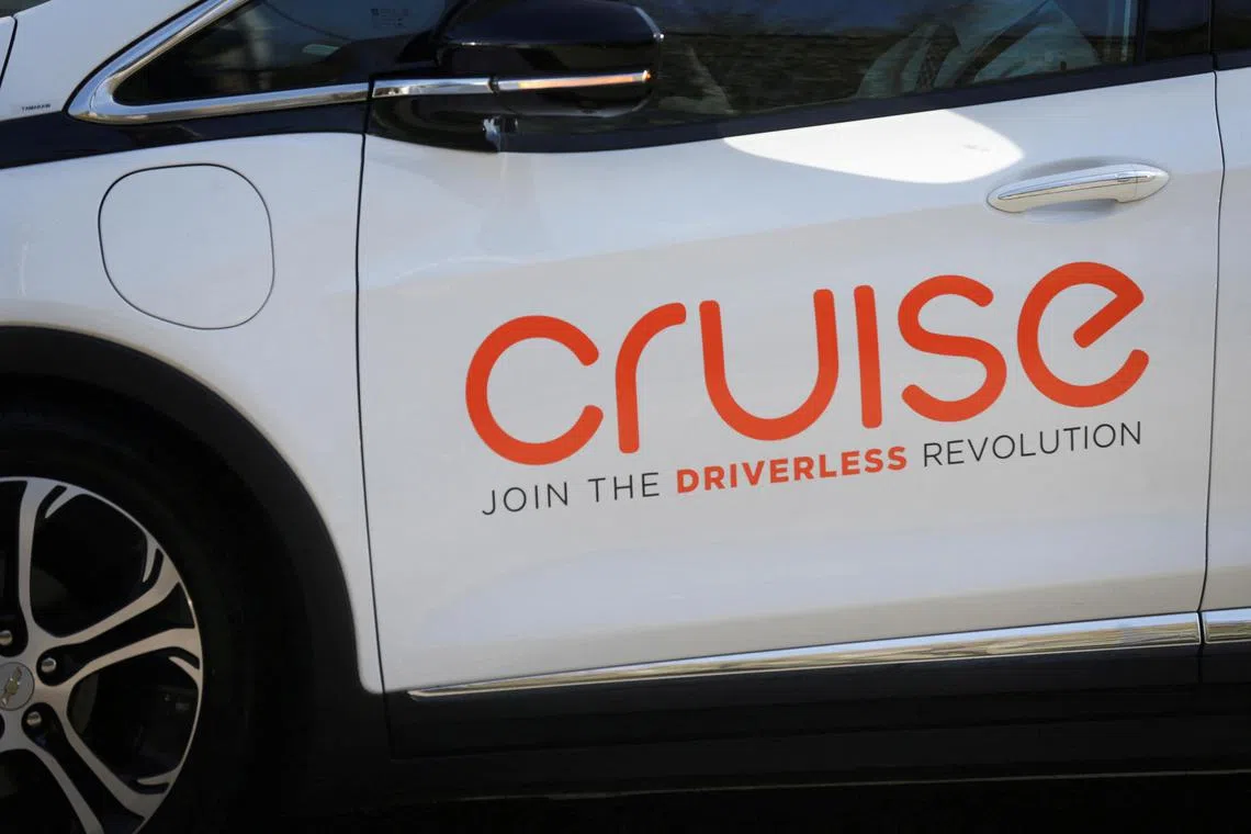 General Motors is cutting almost half of the workforce in its Cruise driverless car unit.