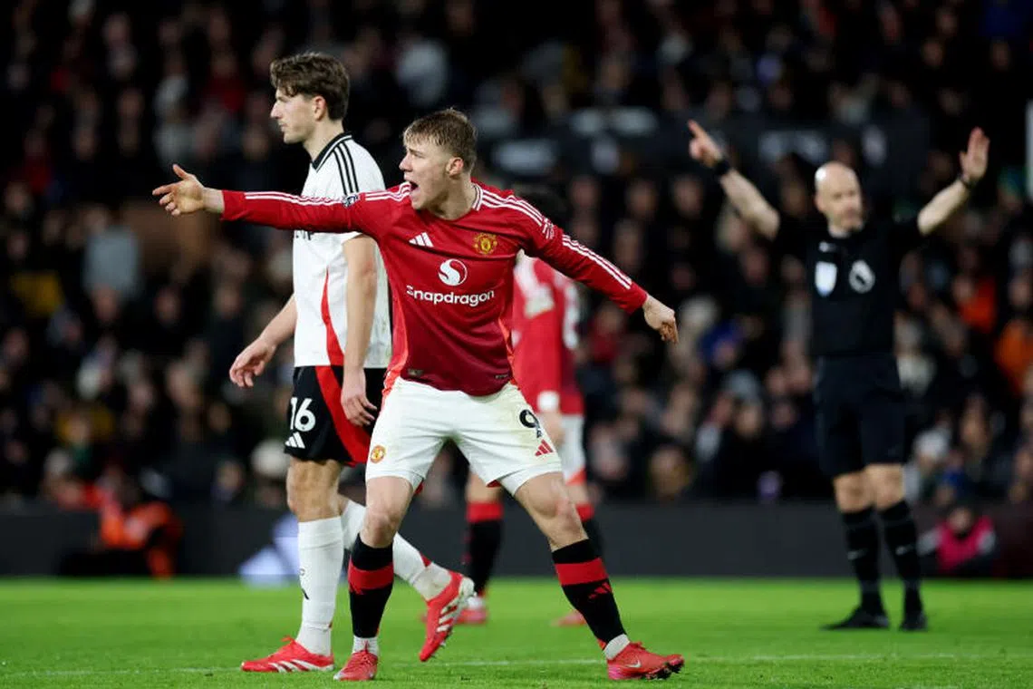 Soccer Football - Premier League - Fulham v Manchester United - Craven Cottage, London, Britain - January 26, 2025 Manchester United’s Rasmus Hojlund reacts REUTERS/Hannah Mckay EDITORIAL USE ONLY. NO USE WITH UNAUTHORIZED AUDIO, VIDEO, DATA, FIXTURE LISTS, CLUB/LEAGUE LOGOS OR ‘LIVE’ SERVICES. ONLINE IN-MATCH USE LIMITED TO 120 IMAGES, NO VIDEO EMULATION. NO USE IN BETTING, GAMES OR SINGLE CLUB/LEAGUE/PLAYER PUBLICATIONS. PLEASE CONTACT YOUR ACCOUNT REPRESENTATIVE FOR FURTHER DETAILS..