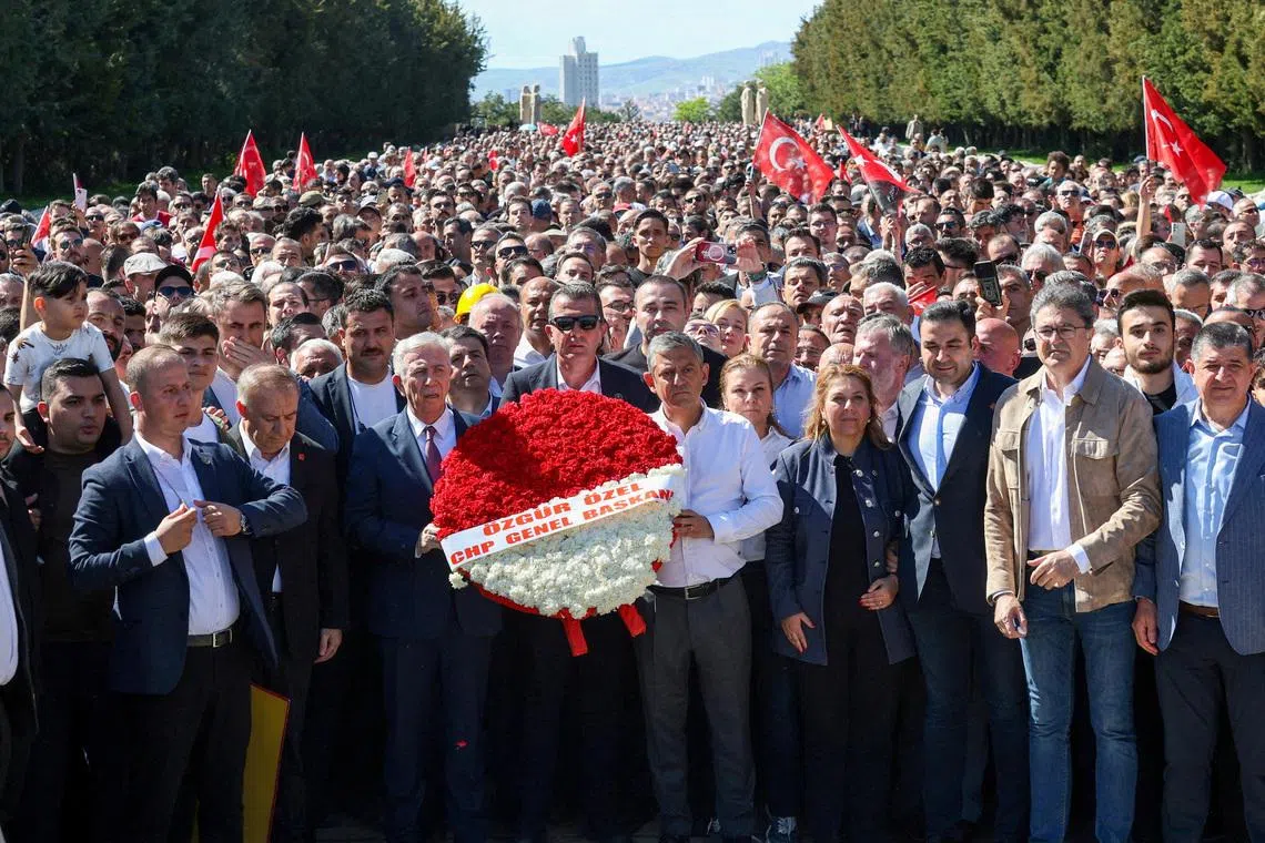 FILE PHOTO: Ozgur Ozel, the ousted chairman of the main opposition Republican People’s Party (CHP), accompanied by Ankara Mayor Mansur Yavas and supporters, visits the mausoleum of modern Turkey’s founder Mustafa Kemal Ataturk in Ankara, Turkey, May 30, 2026. REUTERS/Efekan Akyuz/File Photo