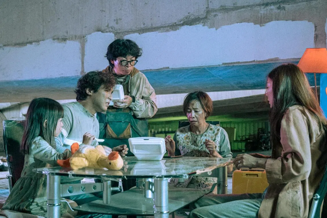 The Hong Kong comedy Over My Dead Body follows a family who find a corpse on their doorstep and take steps to protect their home from being labelled a "murder flat".


Source: Hong Kong Film Gala Presentation