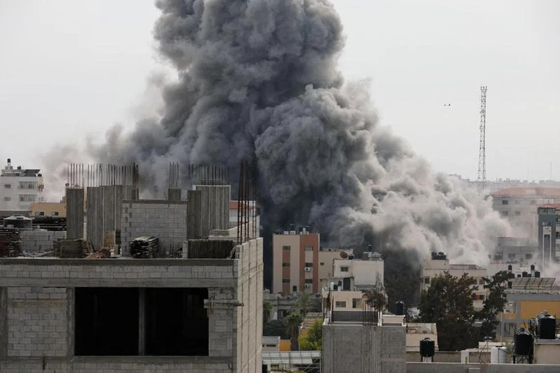 Smoke rises following Israeli strikes in Gaza, October 9, 2023. REUTERS/Saleh Salem