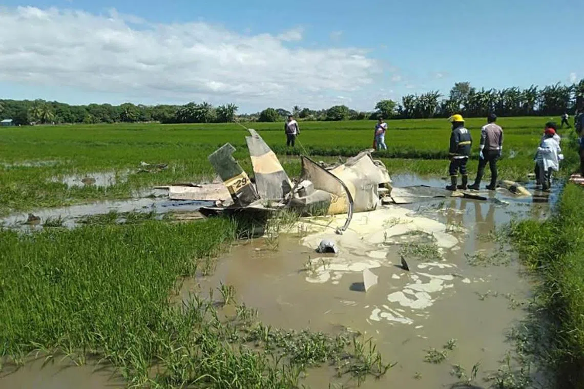 A Philippine Air Force training aircraft crashed on a farmland in Pilar town in Bataan province, Philippines, on January 25, 2023. 


PHOTO: Pilar Municipal Police Station