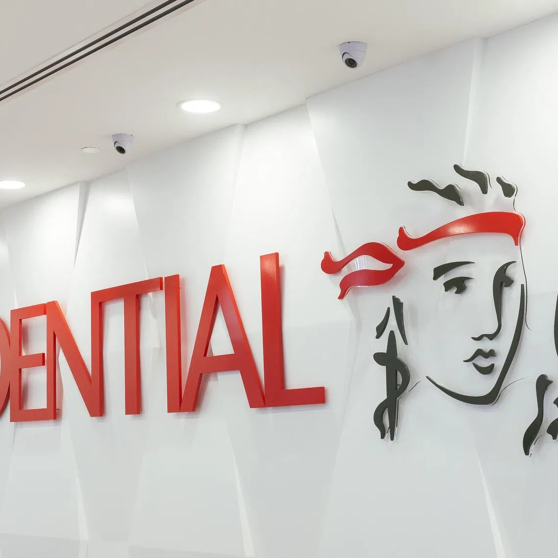 The London and Hong Kong dual-listed company expects to return more than S$8.94 billion to shareholders over the 2024–2027 period.