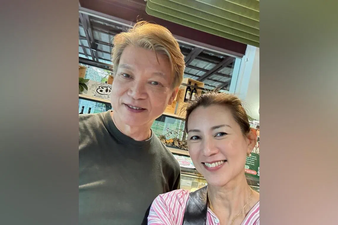 Ivy Lee posted a wefie on Instagram of herself with Xie Shaoguang, her onscreen husband in the classic Mediacorp drama Stepping Out (1999).
