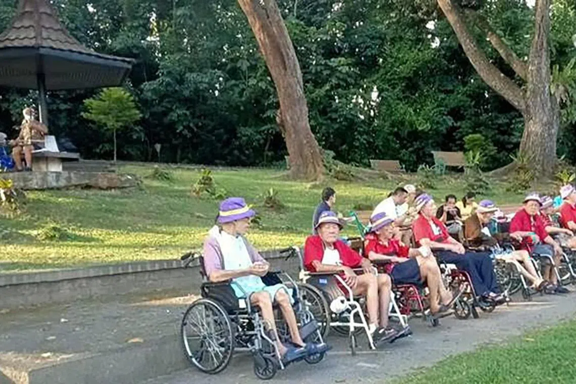 14yourpic - St Theresa’s Home residents at an outing at MacRitchie Reservoir Park.

in ST Forum
Credit: Chin Kee Thou