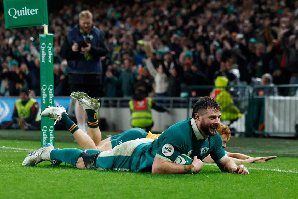 Rugby Union - Autumn Internationals - Ireland v Australia - Aviva Stadium, Dublin, Ireland - November 15, 2025 Ireland's Robbie Henshaw scores their sixth try REUTERS/Clodagh Kilcoyne