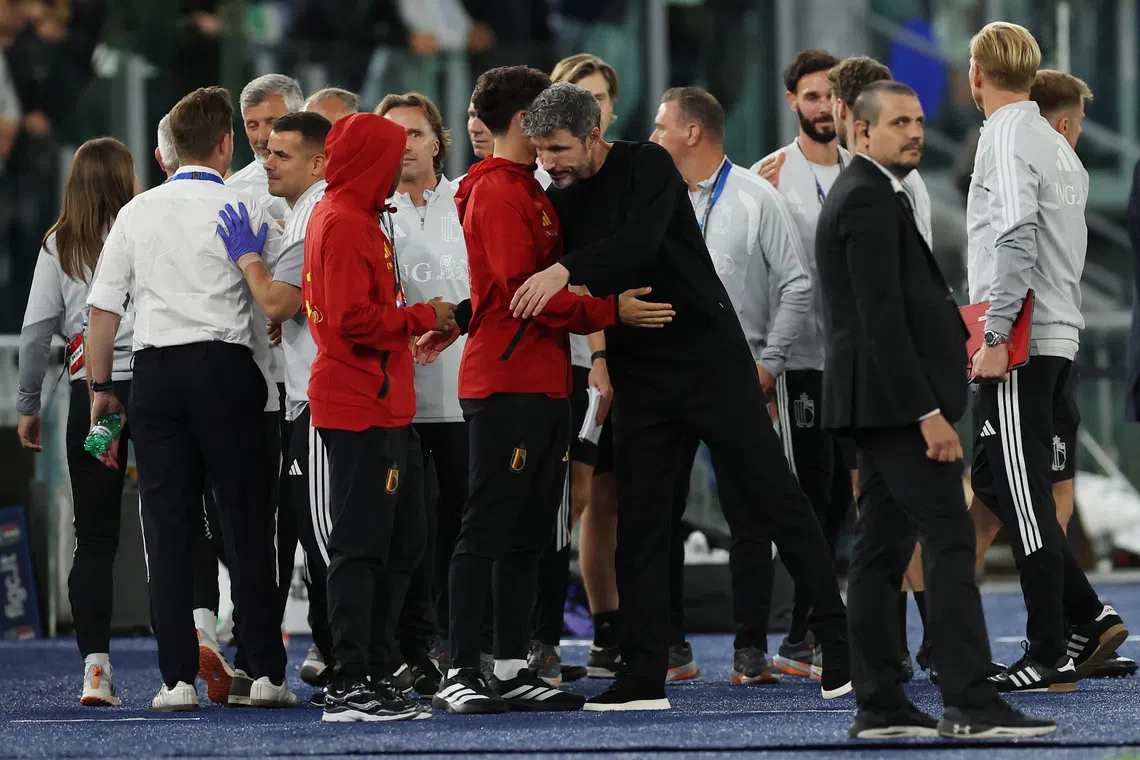 Soccer Football - Nations League - Group A - Italy v Belgium - Stadio Olimpico, Rome, Italy - September 25, 2026 Belgium coach Mark van Bommel celebrates after the match REUTERS/Ciro De Luca