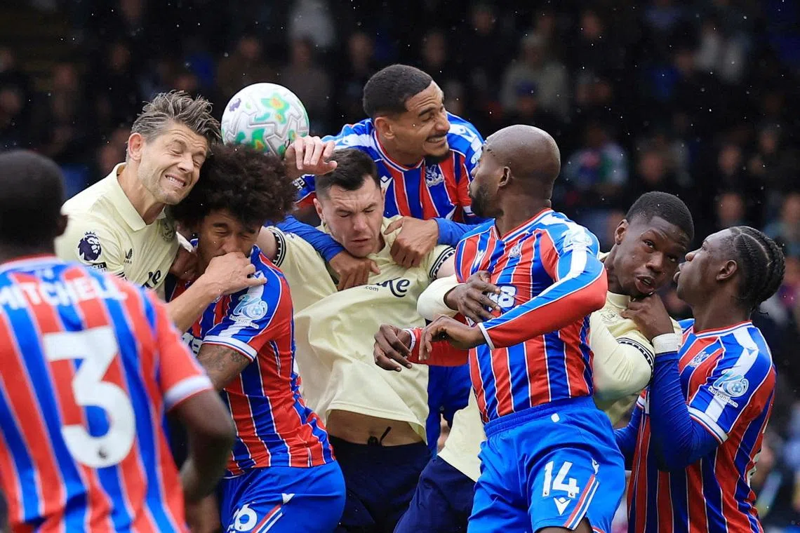 Everton's European hopes fade further, but Moyes not waving white flag