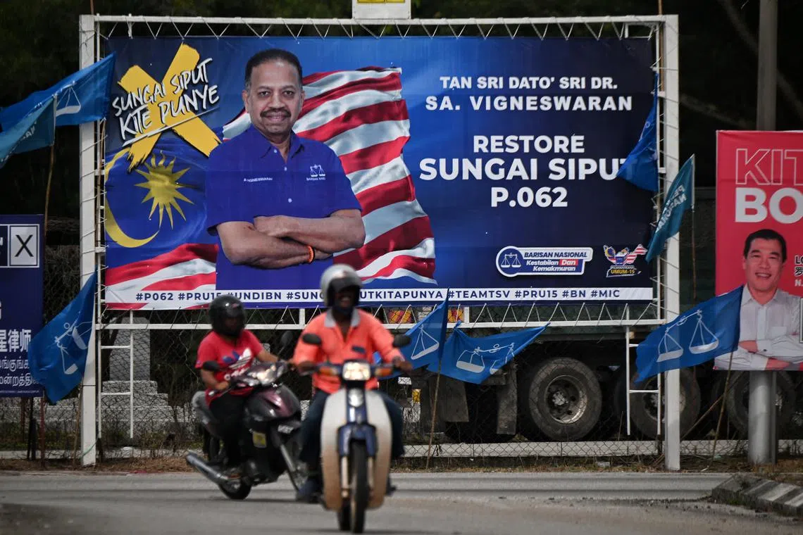 ST20221112_202217556954 Kua Chee Siong/ pixmic12/
Malaysian Indian Congress (MIC) president SA Vigneswaran's campaign banner seen in Sungai Siput, Perak on 12 Nov 2022.
Malaysian Indian Congress (MIC) president SA Vigneswaran is one of seven contenders for the Sungai Siput parliamentary seat in Perak in the Malaysian general election. MIC is bent on retaking the Sungai Siput parliamentary seat, which was once the fortress of its former president Tun S. Samy Vellu, who died recently.