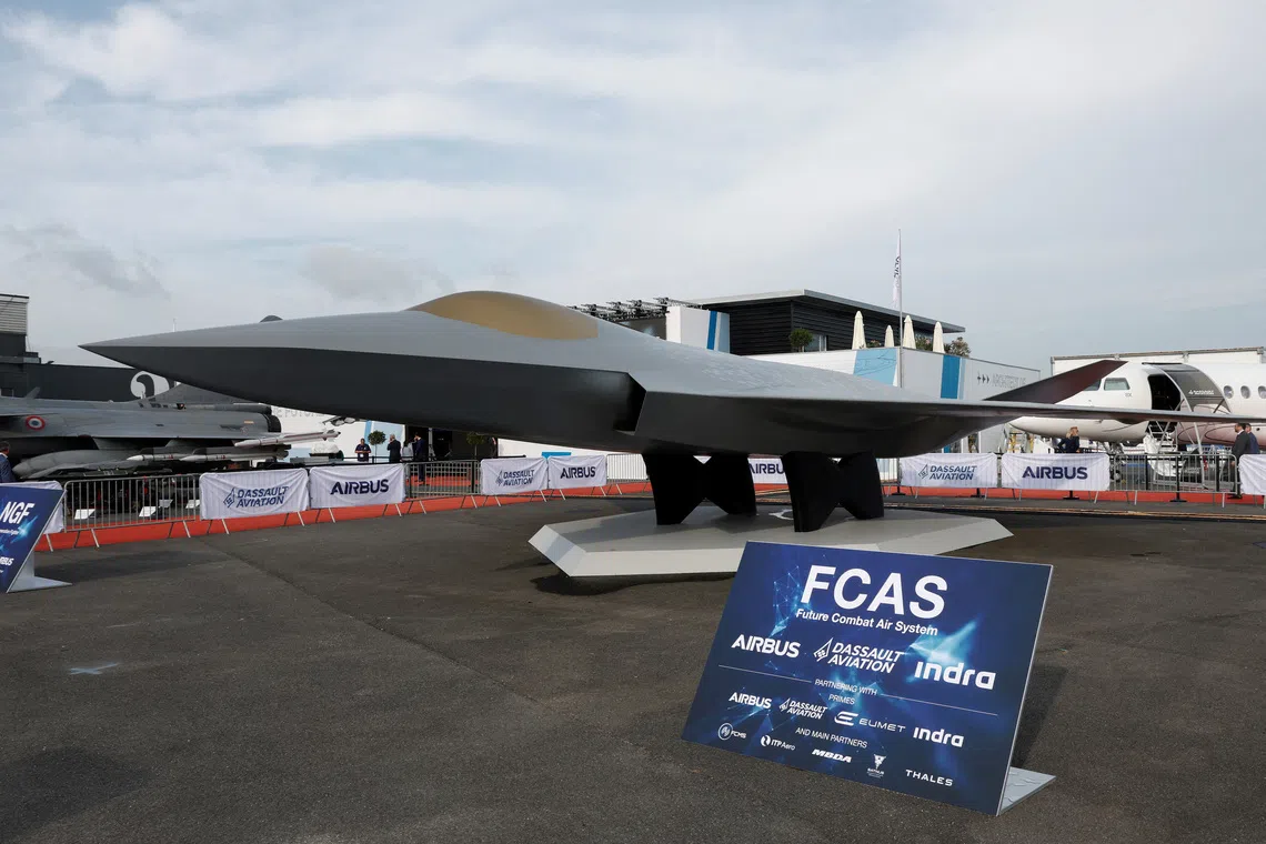 FILE PHOTO: A model of a Future Combat Air System (SCAF), a European aircraft developed by France, Germany and Spain is displayed during the 54th International Paris Airshow at Le Bourget Airport near Paris, France, June 19, 2023. REUTERS/Benoit Tessier/File Photo