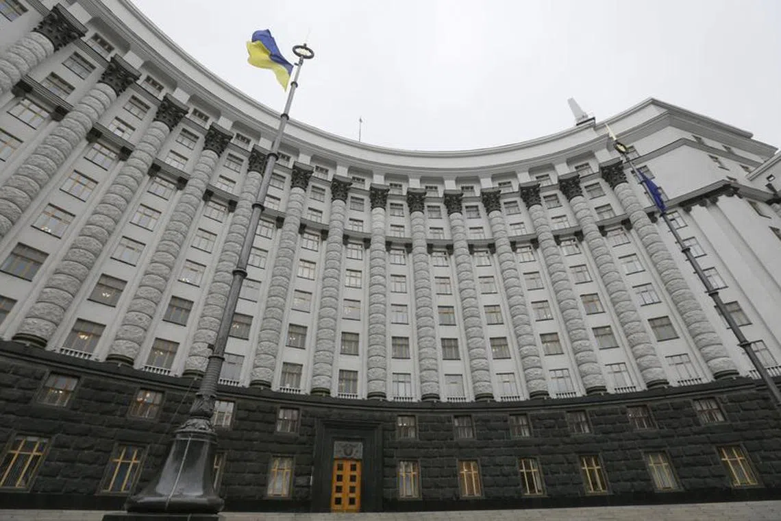 FILE PHOTO: The Ukrainian Government building is seen in central Kiev, Ukraine, March 3, 2016.  REUTERS/Valentyn Ogirenko/File Photo