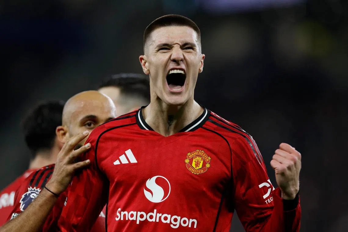 Soccer Football - Premier League - Everton v Manchester United - Hill Dickinson Stadium, Liverpool, Britain - February 23, 2026 Manchester United's Benjamin Sesko celebrates scoring their first goal Action Images via Reuters/Jason Cairnduff