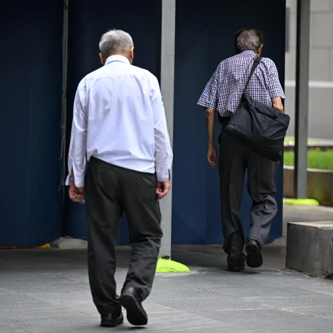 People ensnared by love scams often pugnaciously defend the scammer and isolate themselves even more, says the writer. 