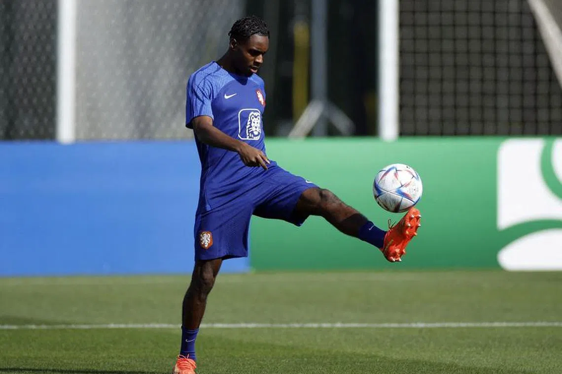 FILE PHOTO: Soccer Football - FIFA World Cup Qatar 2022 - Netherlands Training - Qatar University Training Site, Doha, Qatar - November 16, 2022  Netherlands' Jeremie Frimpong during training REUTERS/John Sibley/File Photo