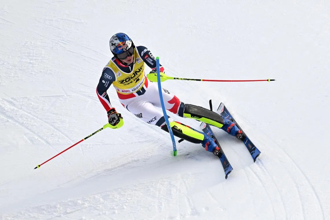 FILE PHOTO: Alpine Skiing - FIS Alpine Ski World Cup - Men's Slalom - Alta Badia, Italy - December 22, 2025 France's Clement Noel in action during his second run REUTERS/Angelika Warmuth/File Photo