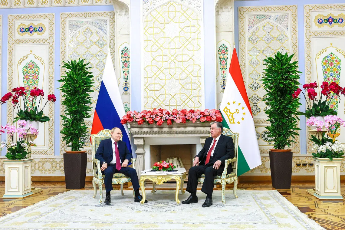 Tajikistan is in talks with Russia about helping guard its Afghan border, security sources say