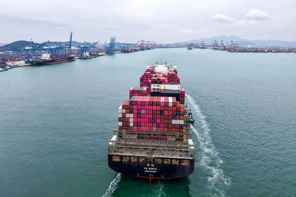 China’s exports unexpectedly contracted in October during a period of renewed trade tensions with the US.