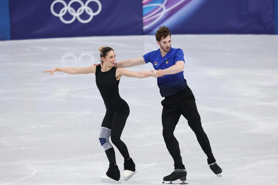 Milano Cortina 2026 Olympics - Figure Skating Training - Milano Ice Skating Arena, Milan, Italy - February 04, 2026. Sara Conti of Italy and Niccolo Macii of Italy during training REUTERS/Claudia Greco