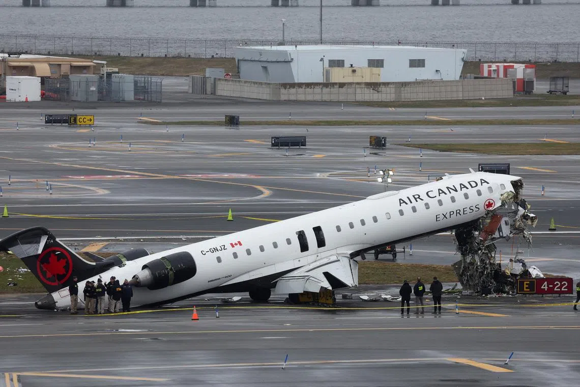 US safety agency says tracking system failed at LaGuardia jet collision