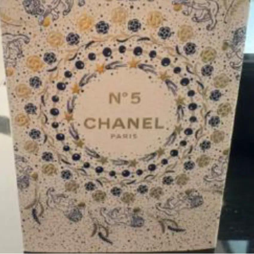 An American man has been arrested for stealing more than $1,400 worth of perfume in Changi Airport.
