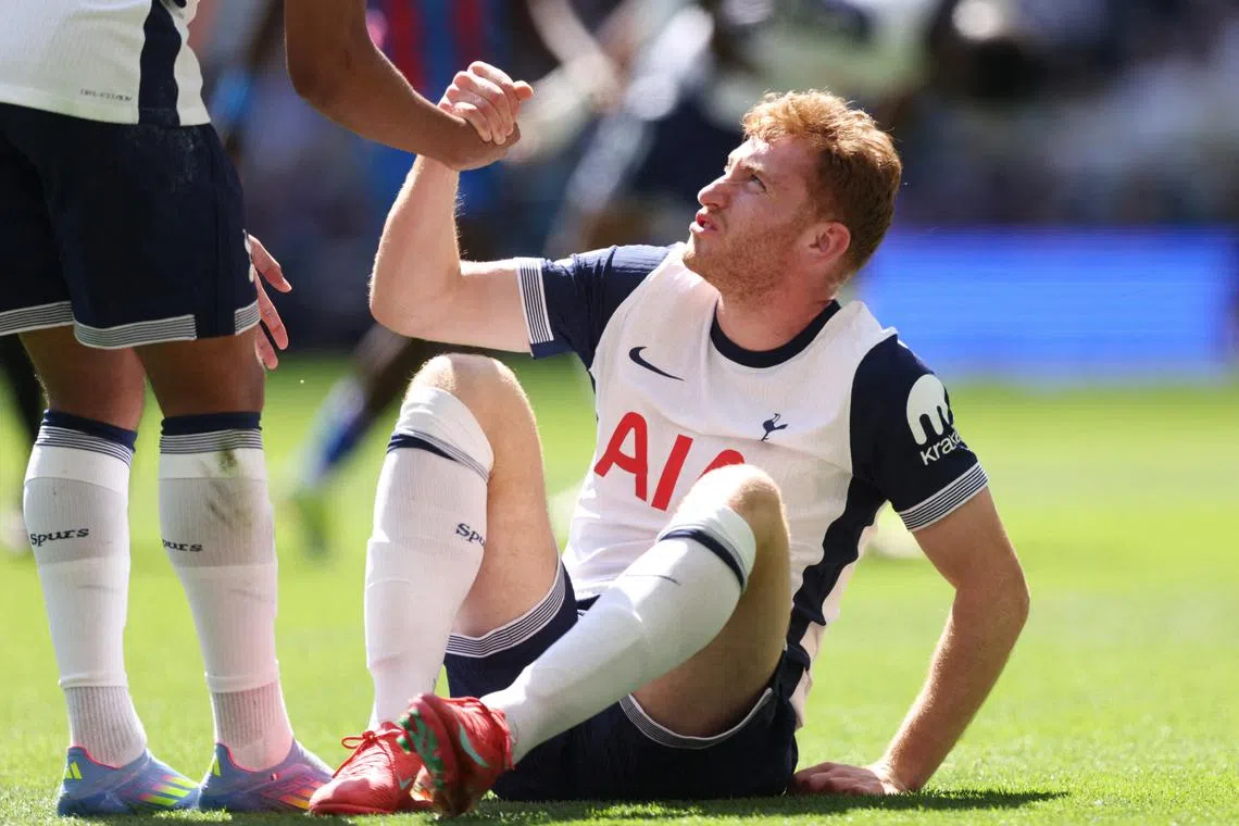 FILE PHOTO: Soccer Football - Premier League - Tottenham Hotspur v Crystal Palace - Tottenham Hotspur Stadium, London, Britain - May 11, 2025 Tottenham Hotspur's Dejan Kulusevski reacts REUTERS/David Klein/File Photo