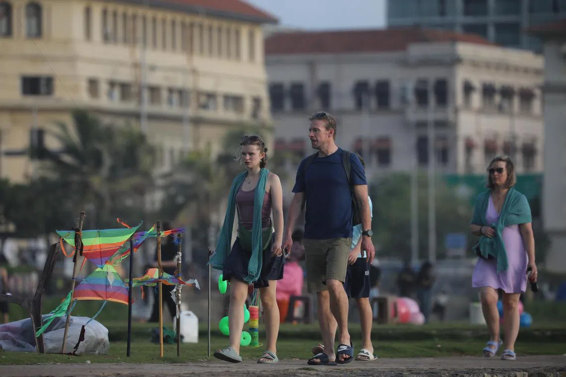 Israel's national security council has called on Israelis to get out of tourist areas in Sri Lanka.