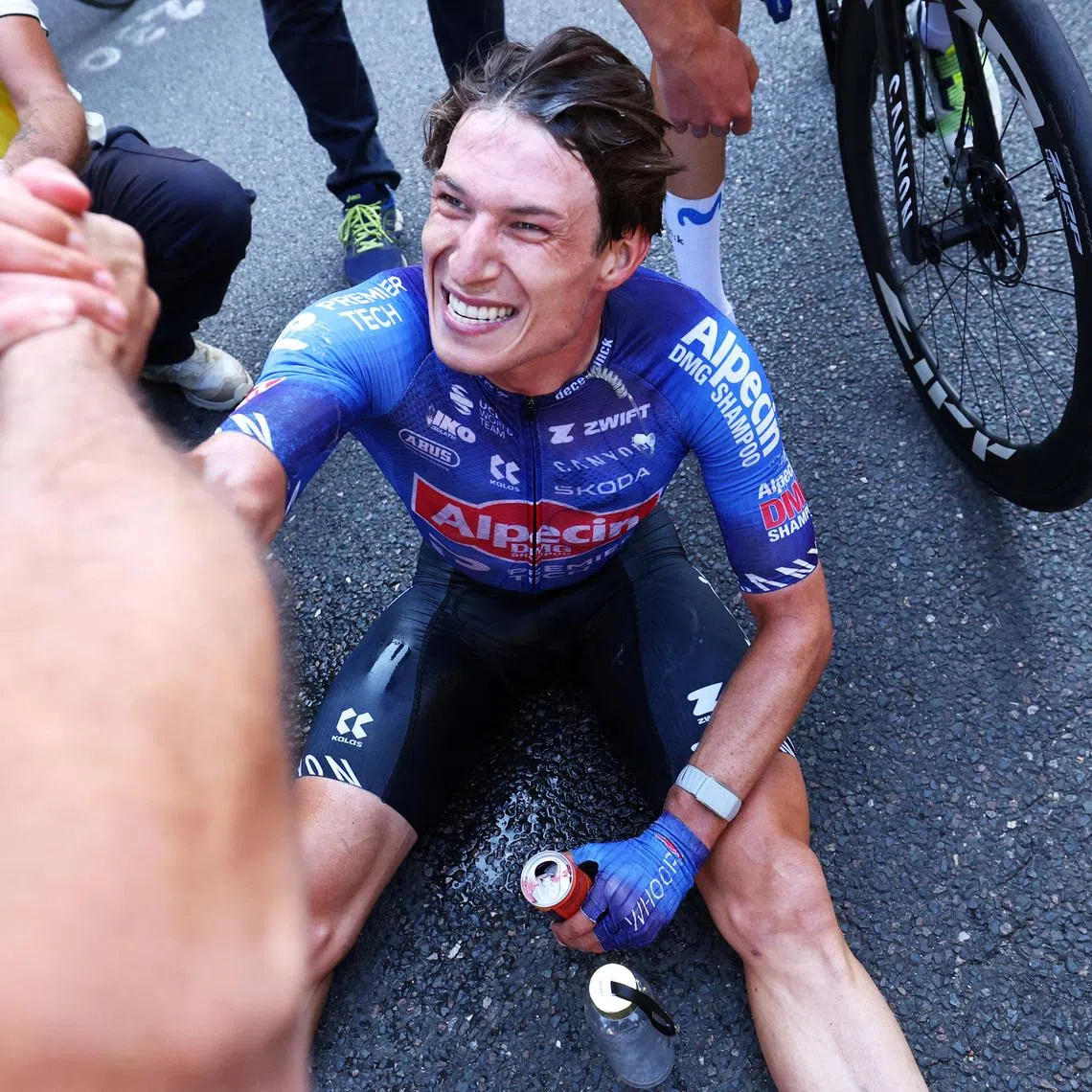 Cycling - Tour de France - Stage 17 - Chambery to Voiron - Voiron , France - July 22, 2026 Alpecin - Premier Tech's Jasper Philipsen celebrates after winning stage 17 REUTERS/Gonzalo Fuentes/Pool