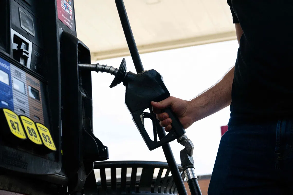 US finalises new lower fuel economy standards in boost for petrol-powered vehicles