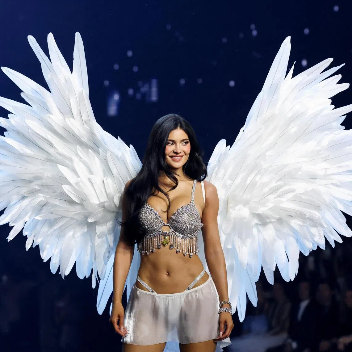 Kylie Jenner wore the brand’s famed $64 million Fantasy Bra, originally modelled by Swedish model Elsa Hosk in 2018.
