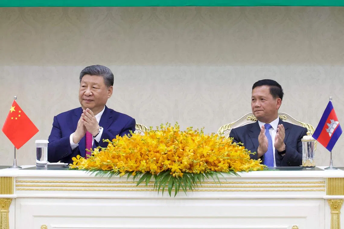 Chinese President Xi Jinping and Cambodian PM Hun Manet at a signing ceremony in Phnom Penh on April 17.