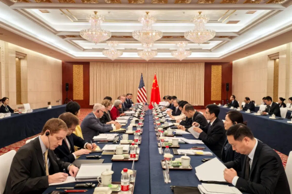 Chinese Vice-Commerce Minister Wang Shouwen met US Under Secretary of Commerce for International Trade Marisa Lago, in the northern Chinese port city of Tianjin.