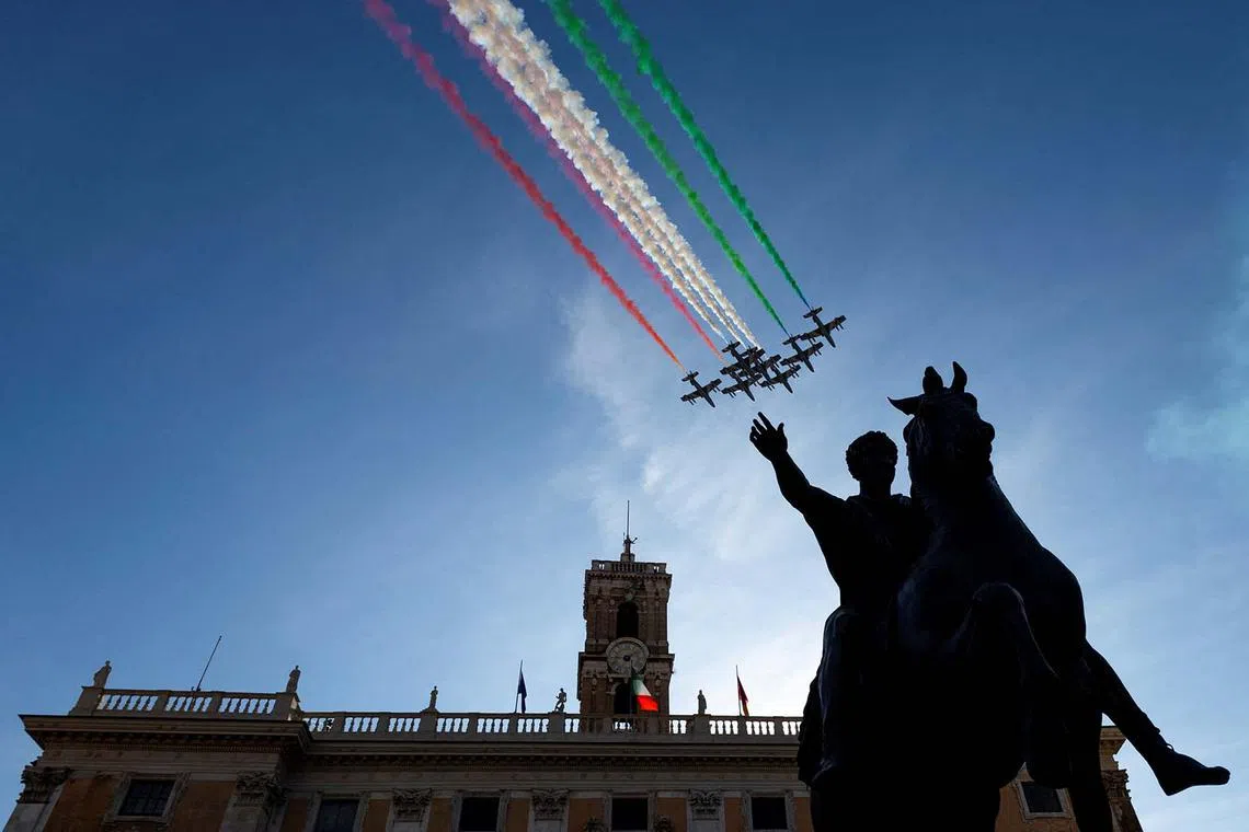 The aerobatic demonstration team of the Italian Air Force the "Frecce Tricolori" (Tricolor Arrows) performs over the Marco Aurelio equestrian statue in Campidoglio Square at the city hall "Campidoglio" (the Capitoline hill), to mark National Unity and Armed Forces Day in Rome, Italy, November 4, 2024. REUTERS/Remo Casilli TPX IMAGES OF THE DAY