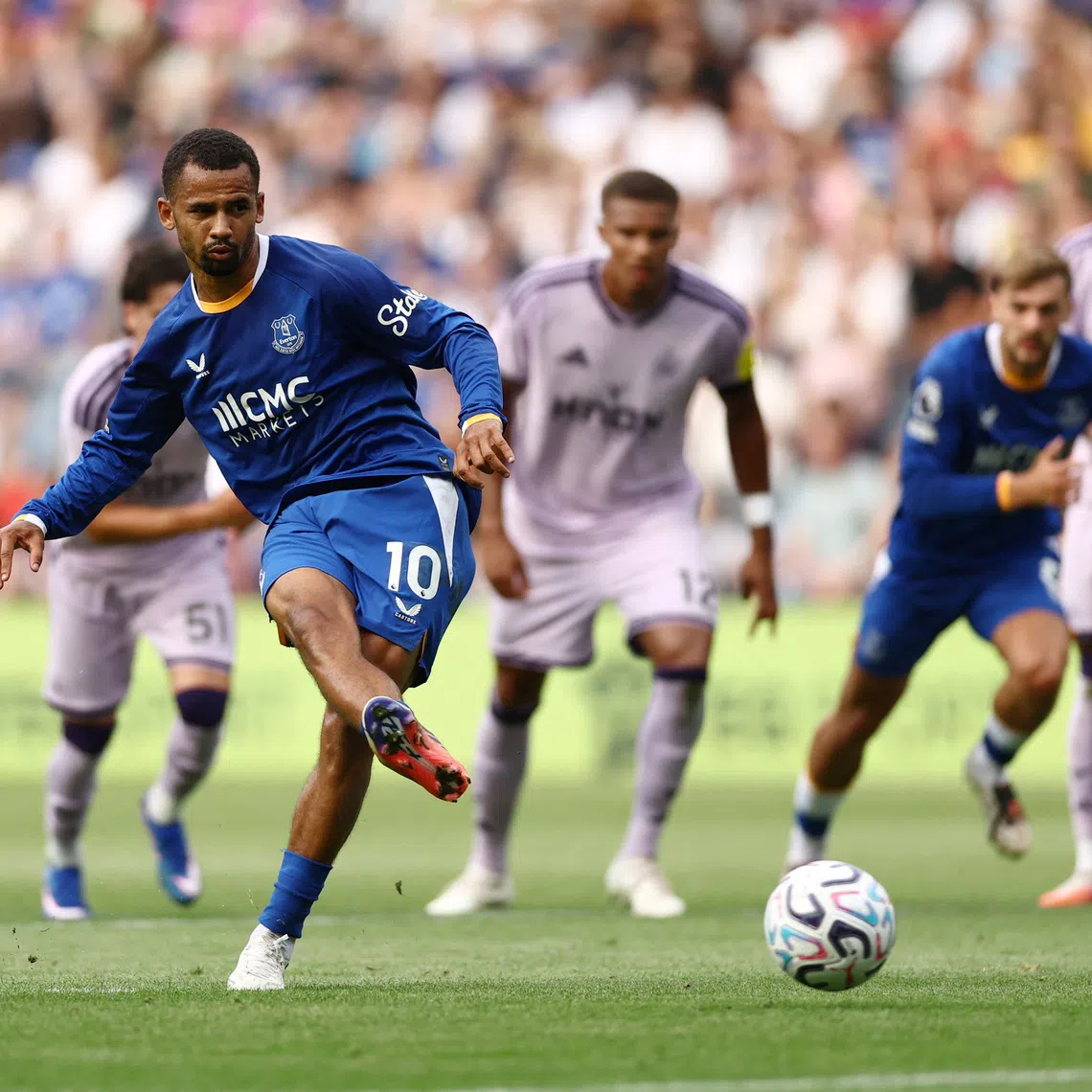Soccer Football - Pre Season Friendly - Newcastle United v Everton - Murrayfield Stadium, Edinburgh, Scotland, Britain - August 12, 2026 Everton's Iliman Ndiaye scores their second goal from the penalty spot Action Images via Reuters/Lee Smith