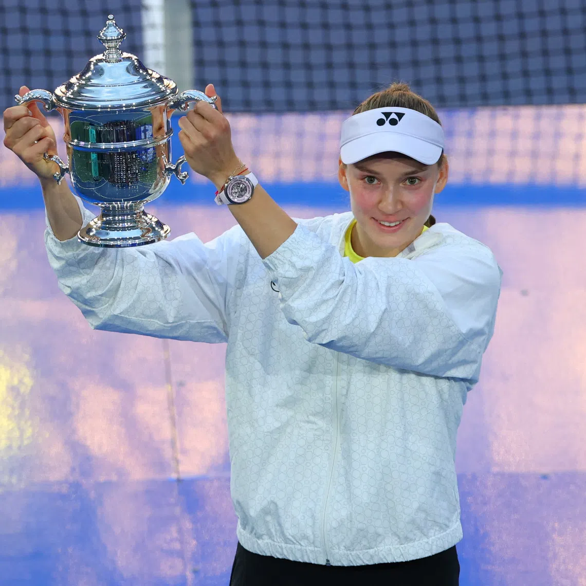Tennis - U.S. Open - Flushing Meadows, New York, United States - September 12, 2026 Kazakhstan's Elena Rybakina celebrates with the trophy after winning her women's singles final match against Belarus' Aryna Sabalenka REUTERS/Mike Segar