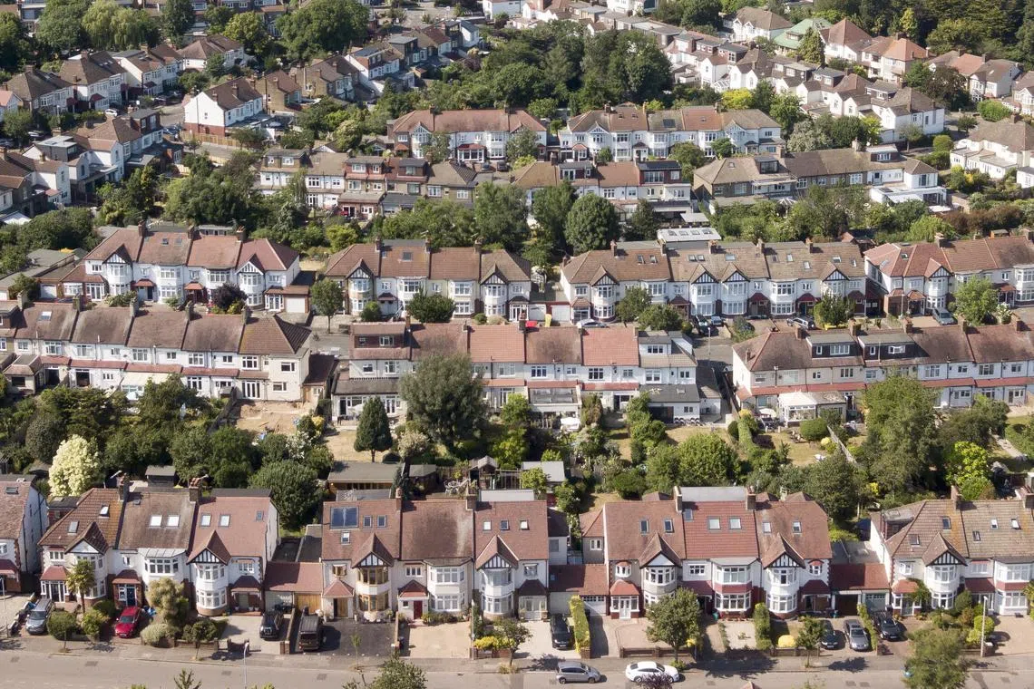 A veteran real estate agent shared the following account of his current work in sales and acquisition in the super prime price range.