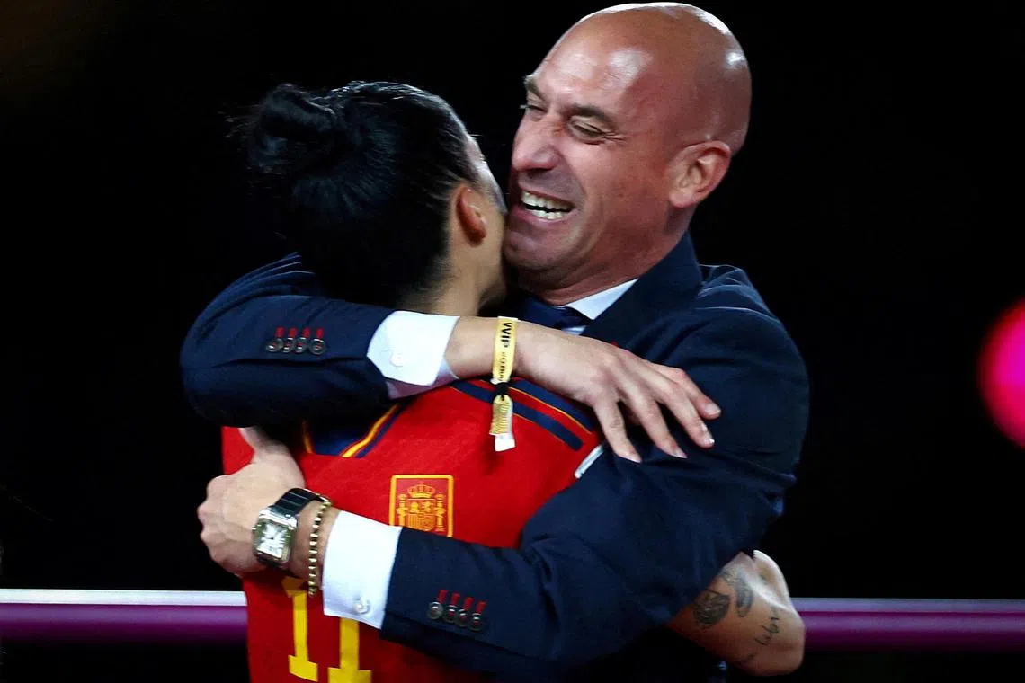 After Spain won the 2023 Women’s World Cup, Spanish football chief Luis Rubiales forcibly kissed player Jenni Hermoso during the medal ceremony.