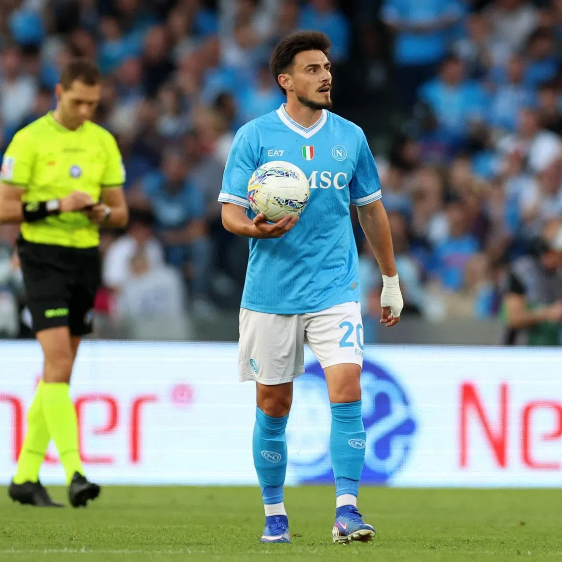 Soccer Football - Serie A - Napoli v Lazio - Stadio Diego Armando Maradona, Naples, Italy - April 18, 2026 Napoli's Eljif Elmas reacts after Lazio's Toma Basic scores their second goal REUTERS/Ciro De Luca