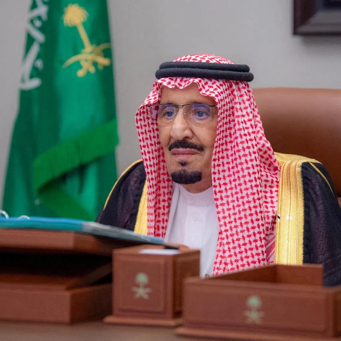 FILE PHOTO: Saudi King Salman bin Abdulaziz chaired a virtual cabinet meeting from his office in Jeddah, Saudi Arabia, May 28, 2024. Saudi Press Agency/Handout via REUTERS/File Photo