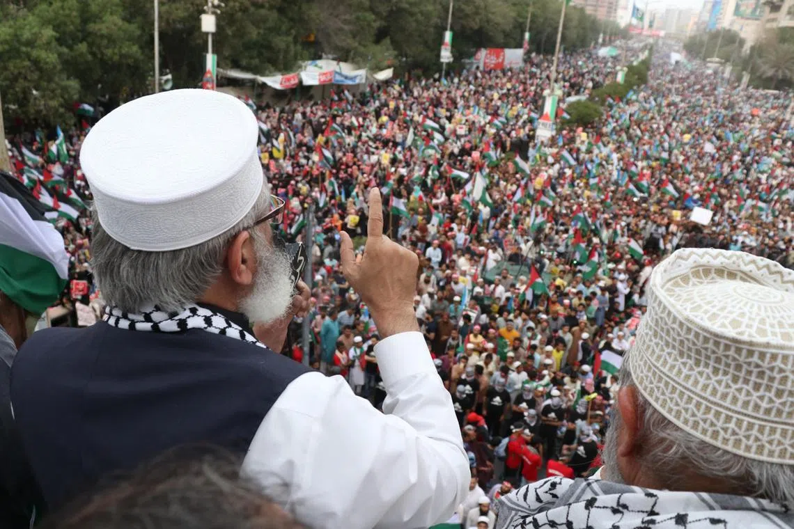 rhhamas - JI leader Siraj ul Haq addresses a pro-Palestine rally in Karachi on Sunday.

Credit: Media cell of JI