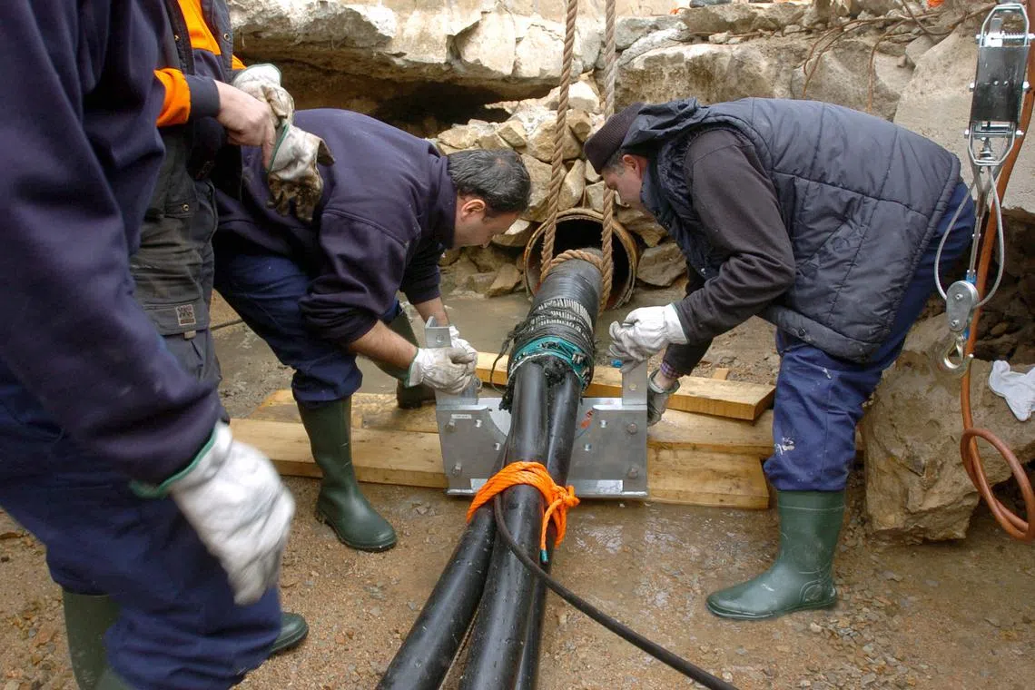 Facing US opposition, China has suffered several recent defeats in the undersea cable war.