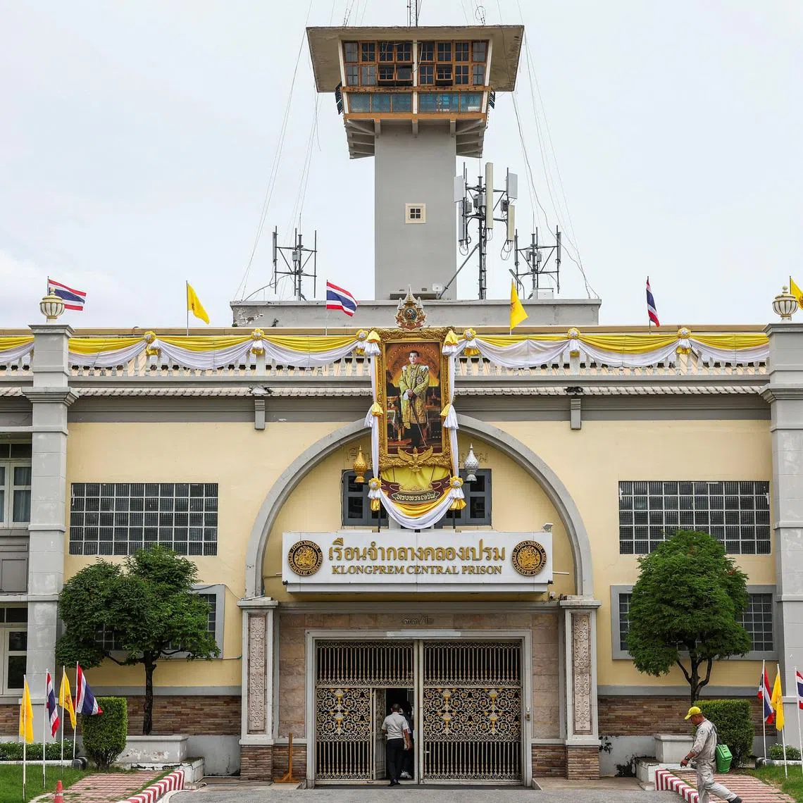 The family's visit took place at 10am on May 7 at Klong Prem Central Prison in Chatuchak district, Bangkok.