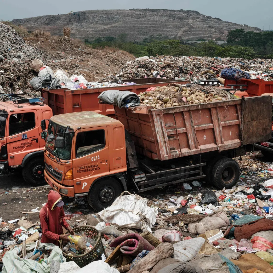 According to its Environment Ministry, Indonesia produces 56.6 million tonnes of waste annually.
